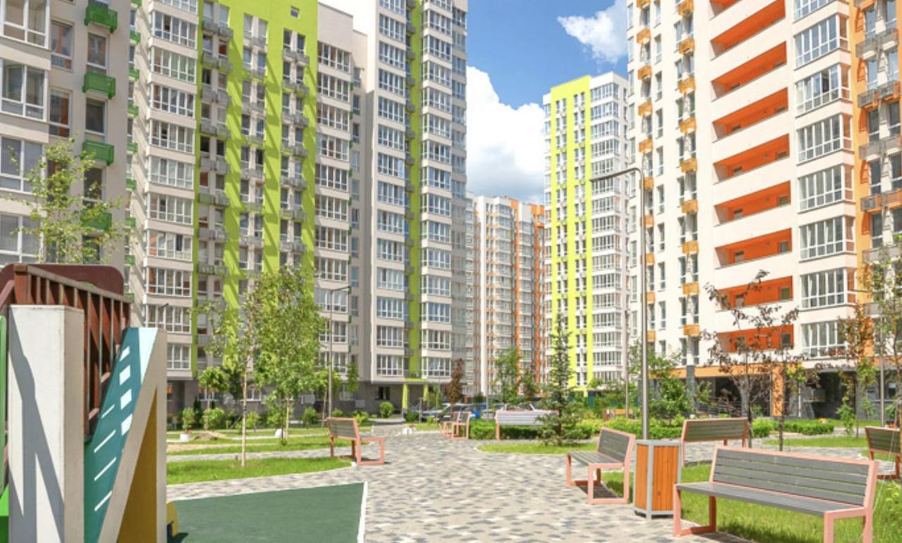 Ferienwohnung Жд Вокзал Пр Победы 67-В Метро Нивки Парк Шулявка Kiew Exterior foto